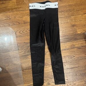 Koral Black shiny Leggings